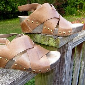 Antelope 572 tan three strap leather wedge sandals with goldstone studs, sz. 8